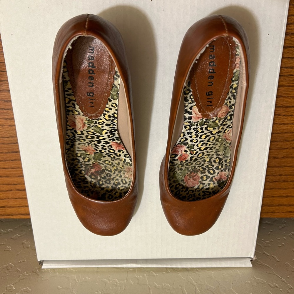 Madden Girl Women's Rust/Brown Pumps - Picture 2 of 10